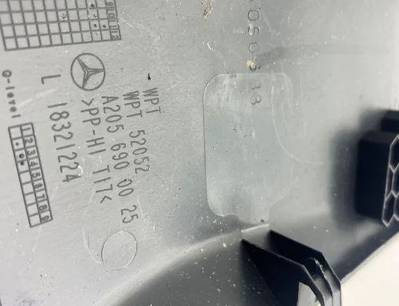 MERCEDES-BENZ C-Class W205/S205/C205 (2014-2023) Kreisās puses statņu apdare A2056900025 31999103