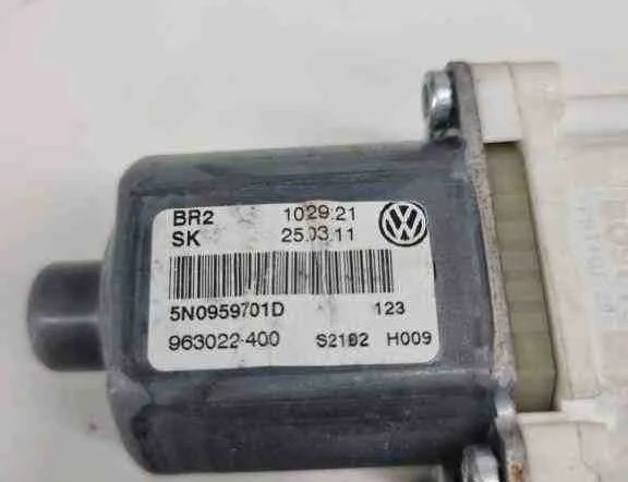 VOLKSWAGEN Tiguan 1 generation (2007-2017) Priekšējo kreiso durvju logu pacēlāja motorīts 5N0959701D,5K0959793 32433564
