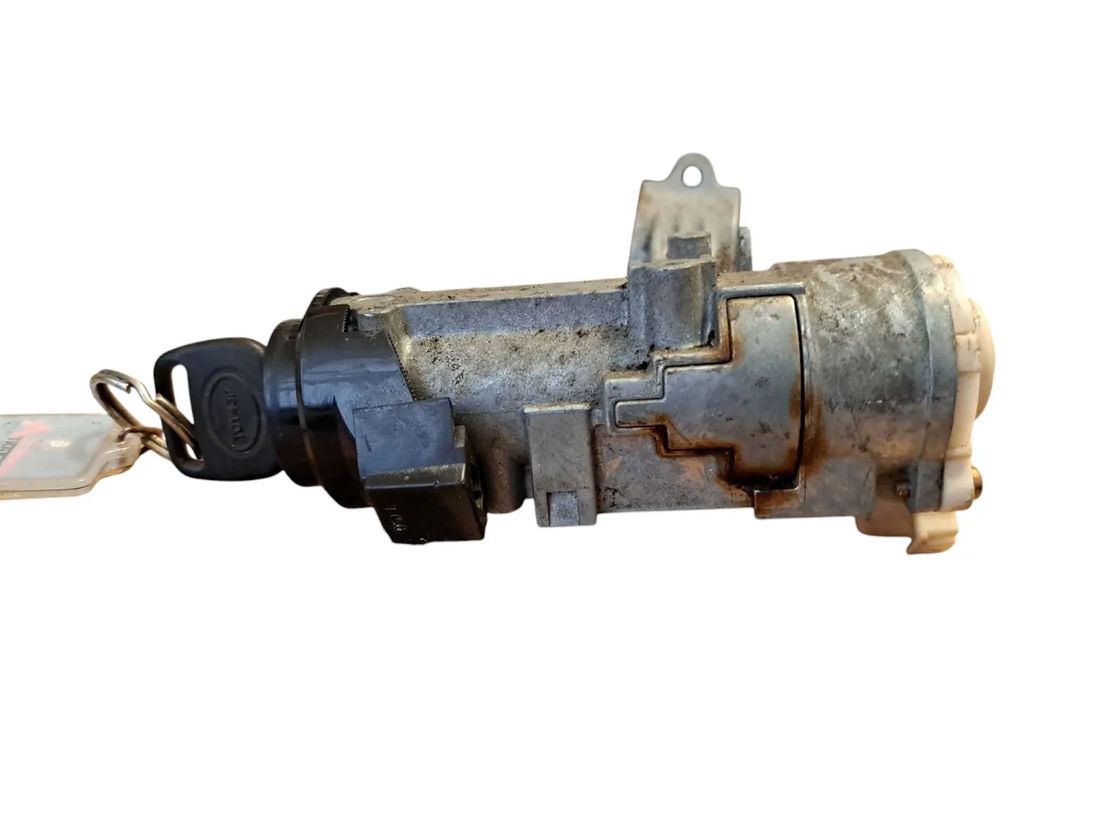 TOYOTA Hiace H50/H60/H70/H80/H90 (1982-2007) Ignition Lock 45020268,ID5492 28717278