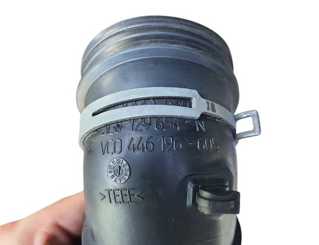 VOLKSWAGEN Passat B6 (2005-2010) Шланги подачи воздуха 3C0129654N,ID10927 31232541