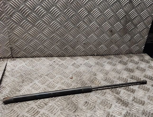 VOLKSWAGEN Golf 6 generation (2008-2015) Aizmugurējā bagāžnieka amartizātors labajā pusē 1k9827550a 28034319