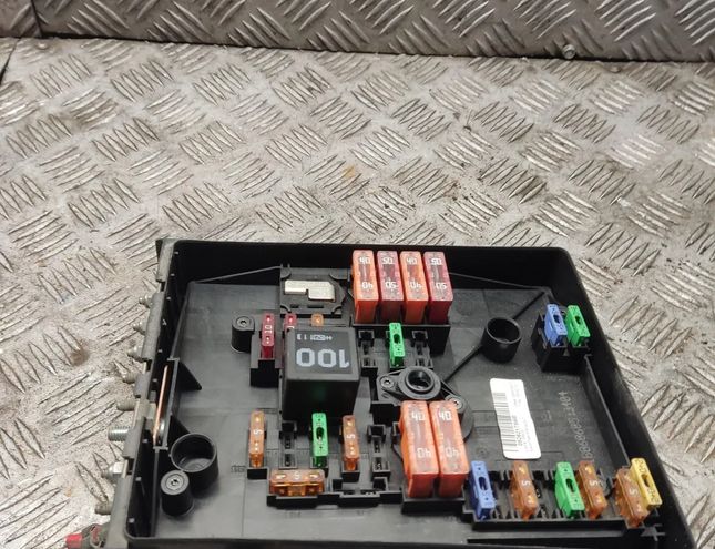 SKODA Octavia 2 generation (2004-2013) Блок предохранителей 1k0937125 28311939