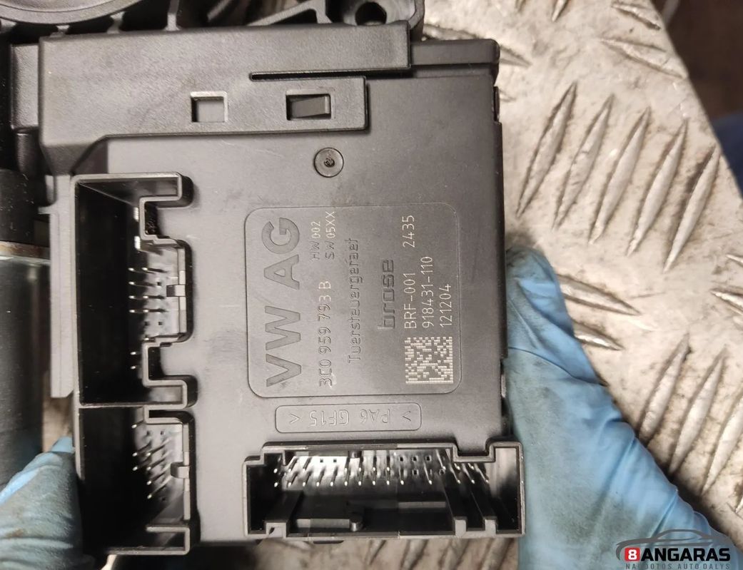 VOLKSWAGEN Passat B7 (2010-2015) Priekšējo labo durvju logu pacelšanas motorīts 3c0959793b 28424182