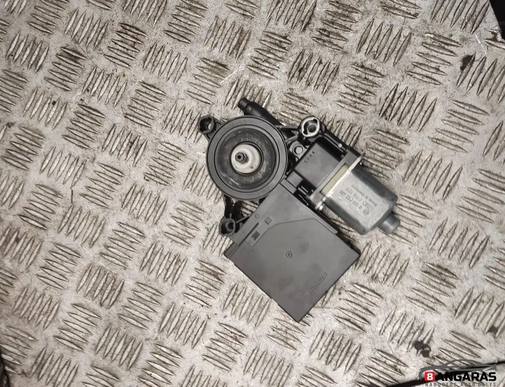 VOLKSWAGEN Passat B7 (2010-2015) Priekšējo labo durvju logu pacelšanas motorīts 3c0959793b 28424182