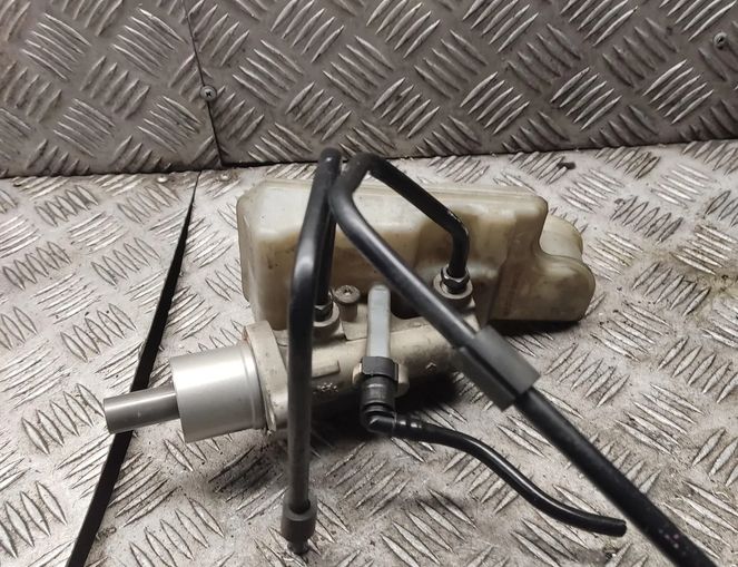 VOLVO V50 1 generation (2003-2012) Brake Cylinder 03350886551 30193731