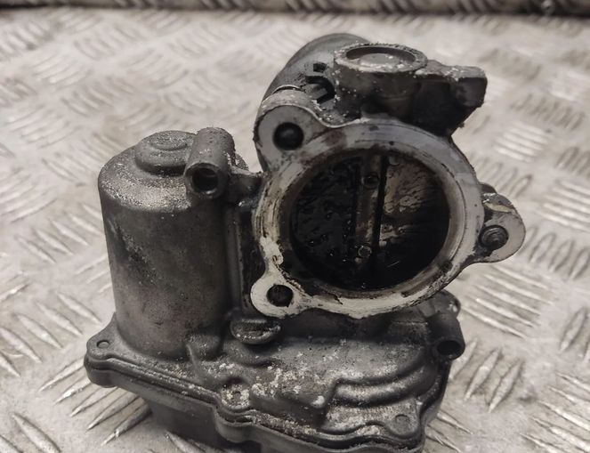 AUDI Q5 8R (2008-2017) EGR Valve 04l131501b 31221777