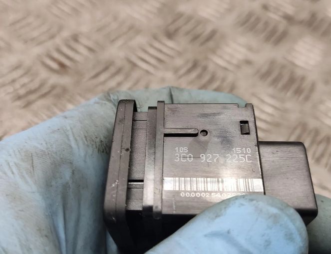 VOLKSWAGEN Passat B6 (2005-2010) Handbrake Button 3c0927225c 31865600