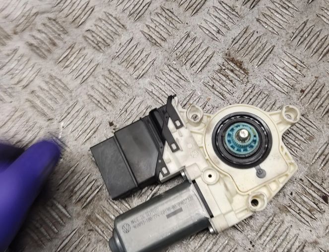VOLKSWAGEN Passat B6 (2005-2010) Rear Right Door Window Control Motor 1k0959703p 32958522