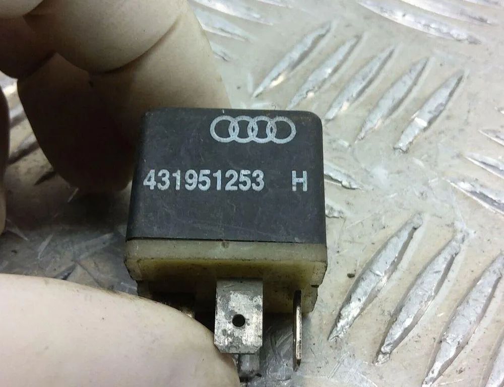 SEAT Alhambra 1 generation (1996-2010) Relejs 431951253 30997924