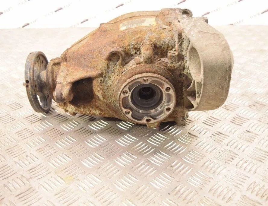 BMW 3 Series E90/E91/E92/E93 (2004-2013) Aizmugurējais reduktors 7572804 30999731