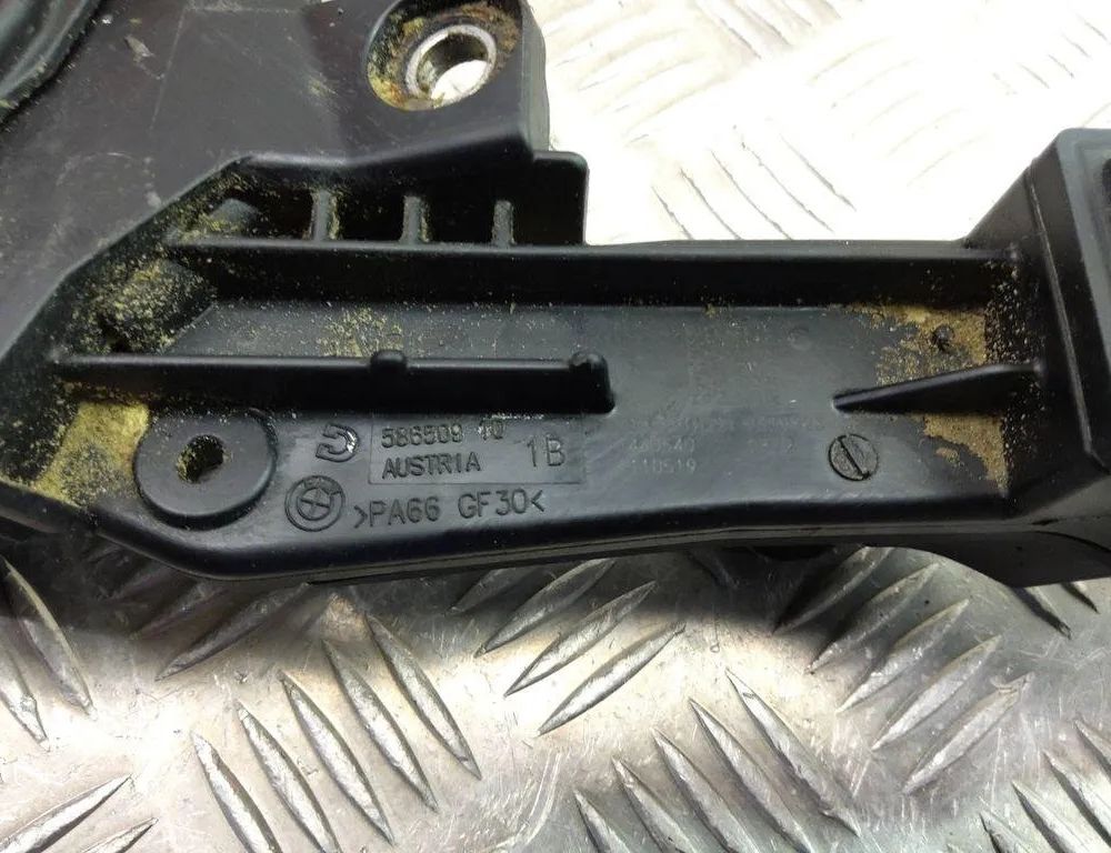 BMW X3 G01 (2017-2024) Power Distribution Box 9339823 31002112