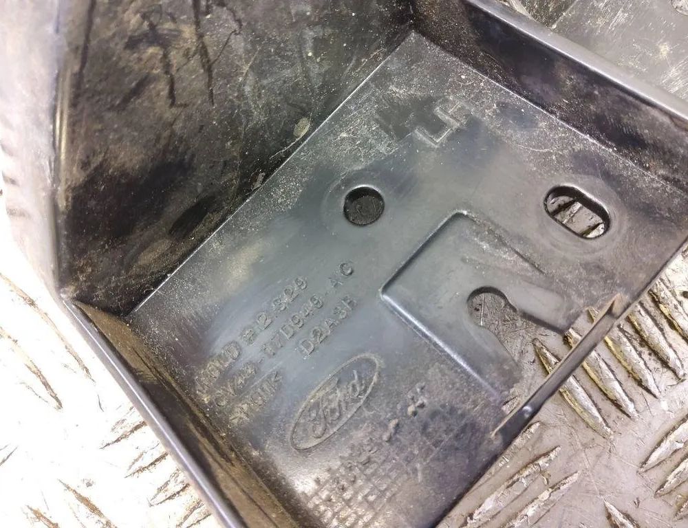 FORD Kuga 2 generation (2013-2020) Aizmugurējā kreisā bampera stiprinājums CV4417D948AC 31002936