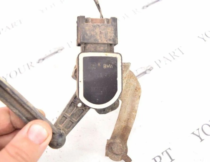 BMW 3 Series E90/E91/E92/E93 (2004-2013) Front Right Level Sensor 6763735 31003942