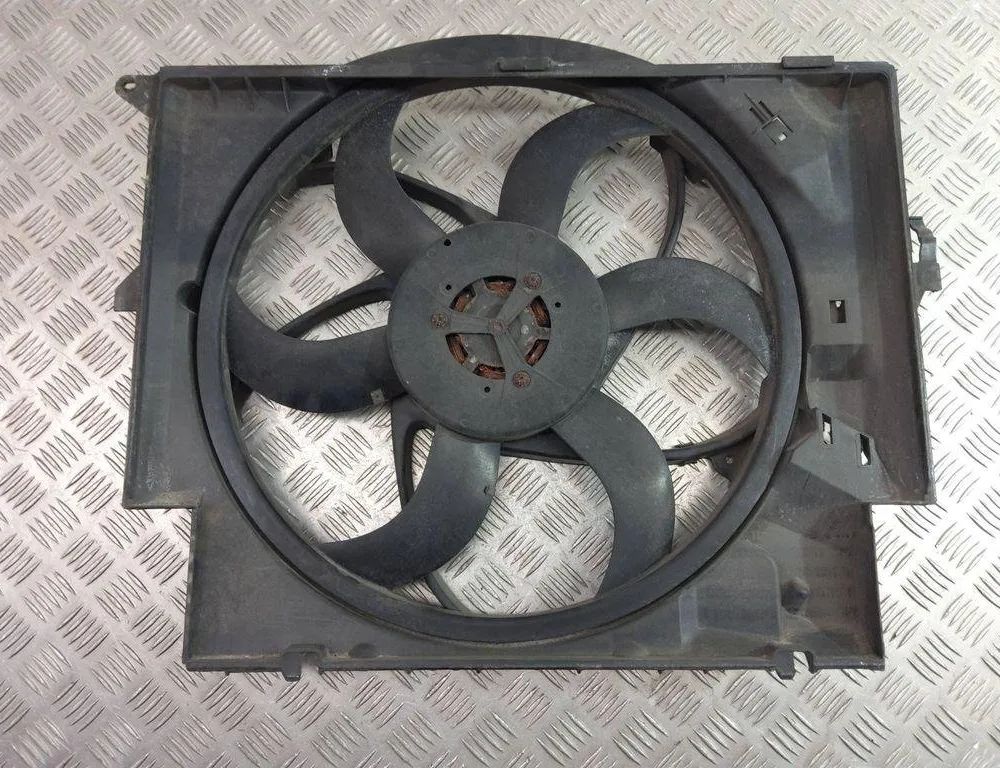 BMW 1 Series E81/E82/E87/E88 (2004-2013) Dzinēja dzesēšanas ventilators/difuzors 6937515 31004408