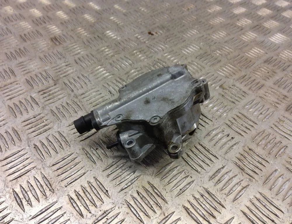 BMW 7 Series F01/F02 (2008-2015) Вакуумный насос 8605976 31009879