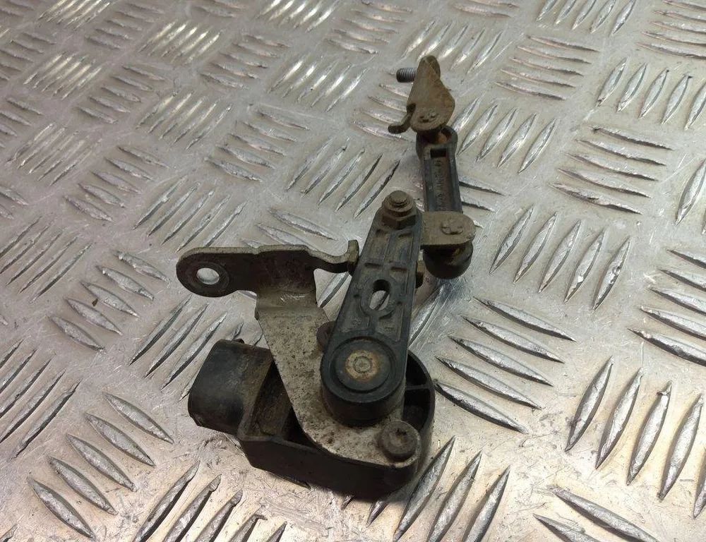 BMW X3 F25 (2010-2017) Датчик уровня спереди справа 6860843 31011117