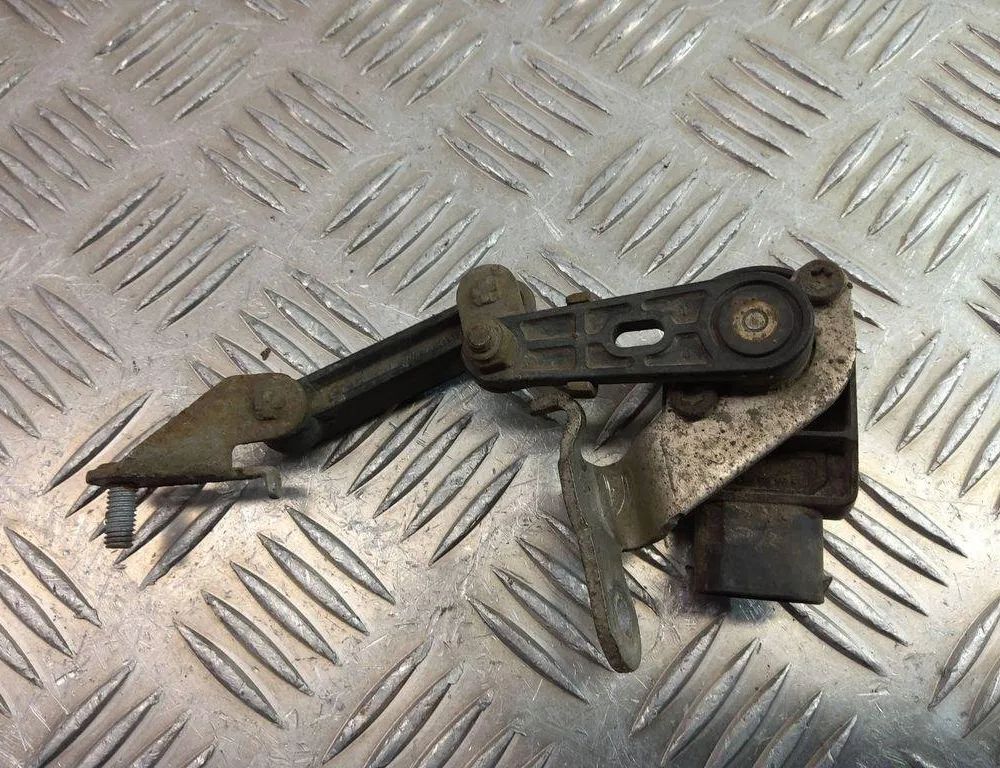 BMW X3 F25 (2010-2017) Датчик уровня спереди справа 6860843 31011117