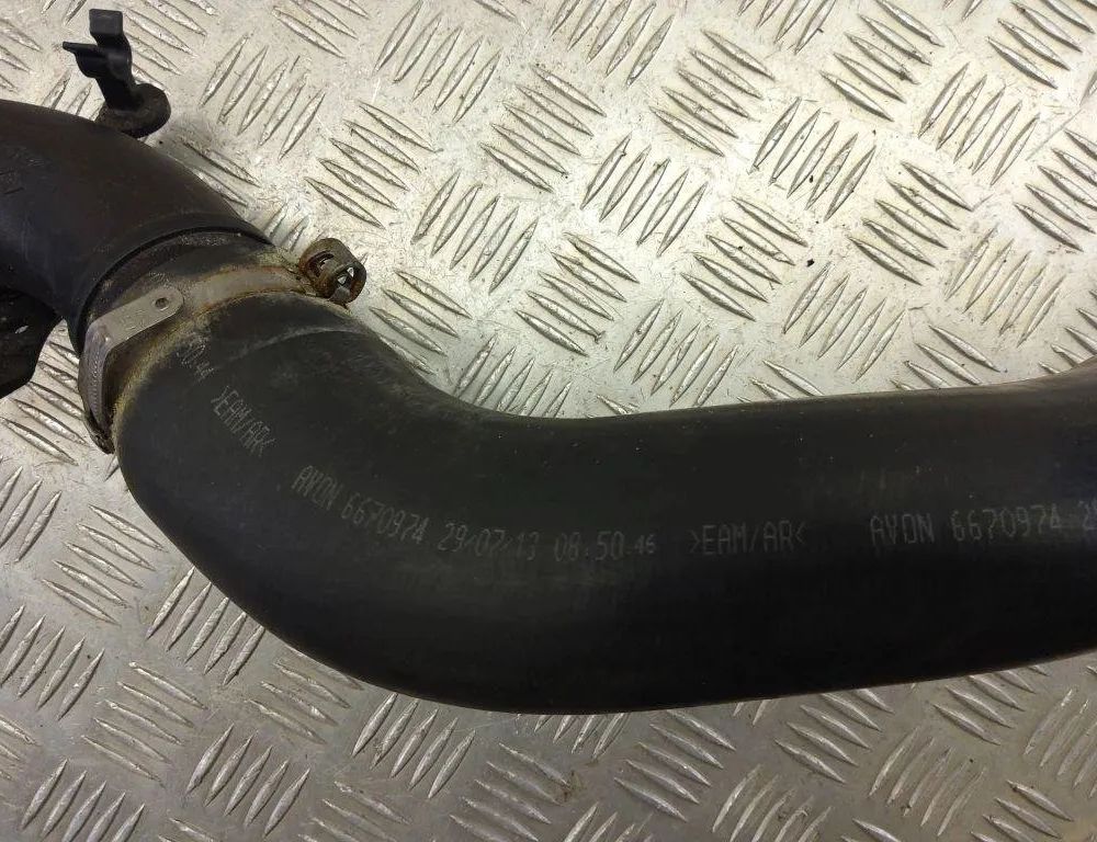 RENAULT Captur 1 generation (2013-2019) шланг радиатора интеркулера 7E144604208R 31018353