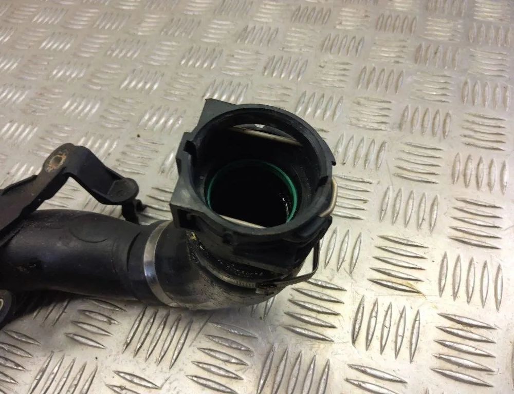 RENAULT Captur 1 generation (2013-2019) шланг радиатора интеркулера 7E144604208R 31018353