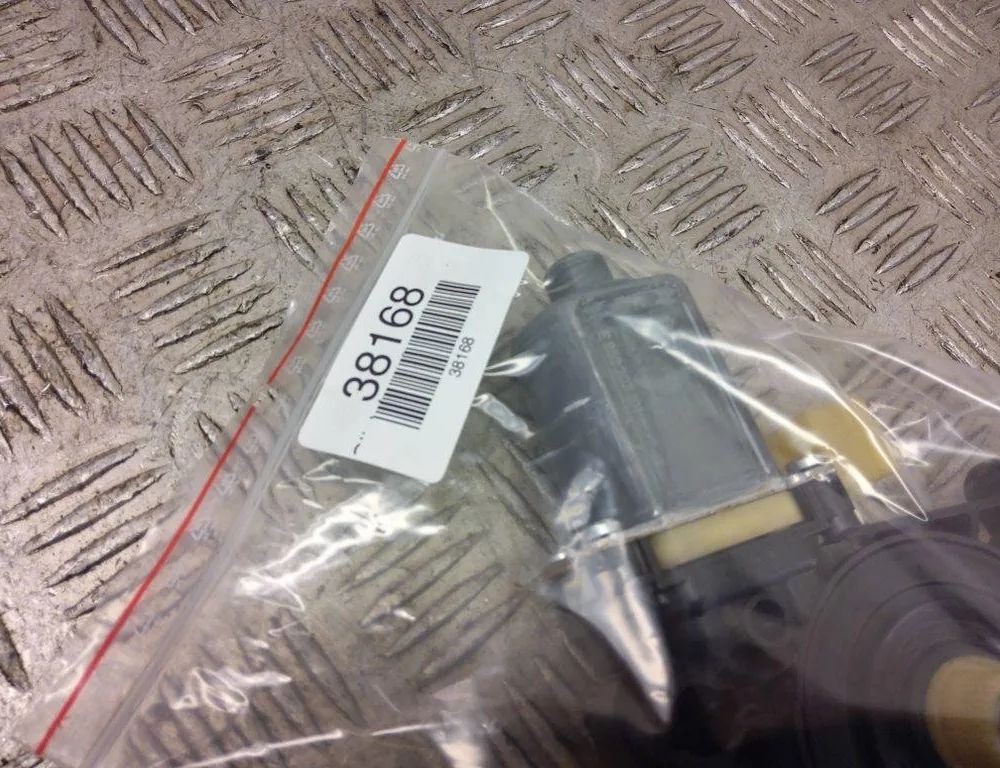 VOLKSWAGEN Golf 8 generation (2019-2023) Маторчик стеклоподъемника передней левой двери 5Q0959801C 31254665