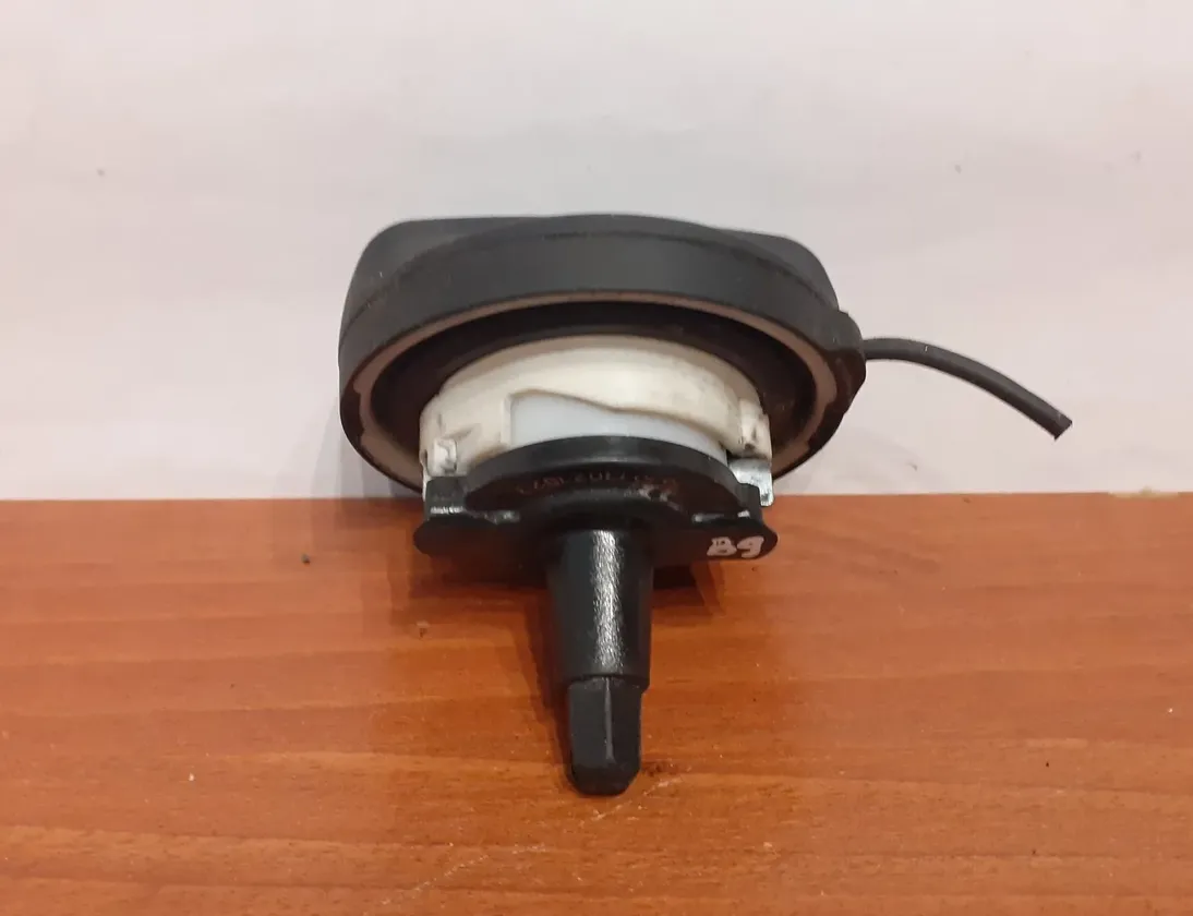 BMW 3 Series F30/F31 (2011-2020) Degvielas tvertnes vāciņš 722239204,#B9 15292419