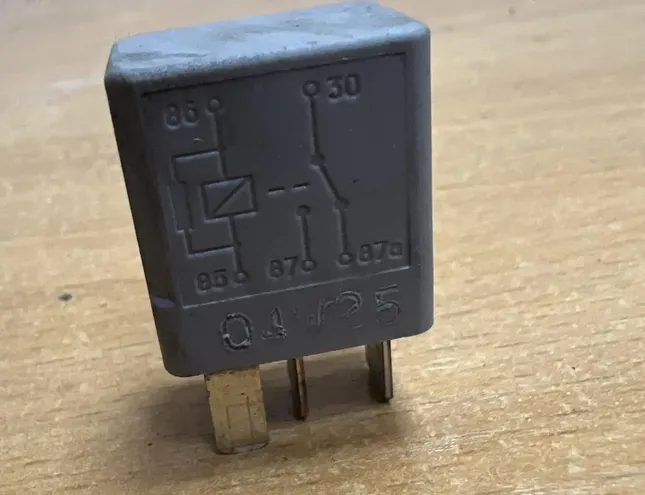 AUDI Q7 4L (2005-2015) Relejs #F33,A0045452905 23907737