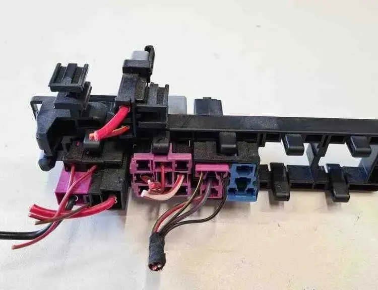 VOLKSWAGEN Passat B7 (2010-2015) Drošinātāju kārba 1K1937503,141951253B,3D0951253A 32713587