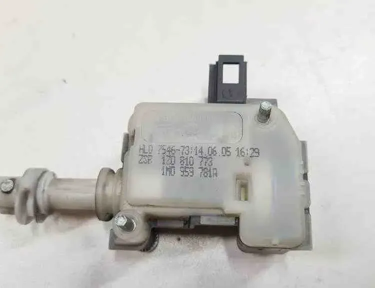 SKODA Octavia 2 generation (2004-2013) Degvielas tvertnes vāciņa bloķēšana 1M0959781A,1Z0810773 32714053