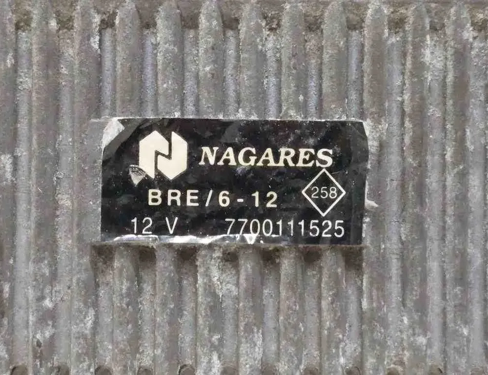 RENAULT Megane 1 generation (1995-2003) Aizdedzes sveces 7700111525 32724107