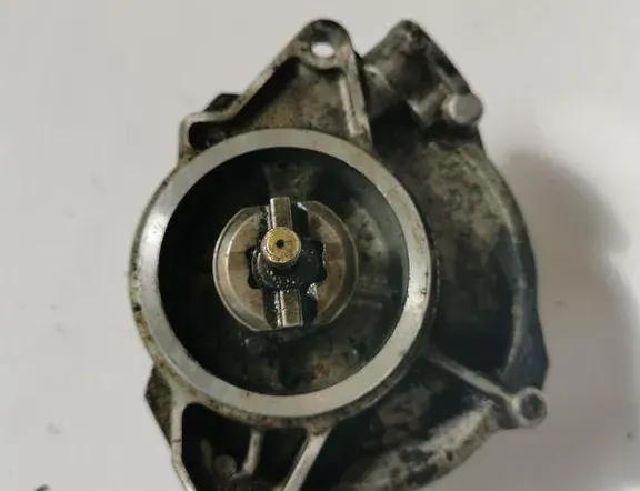 AUDI A6 C6/4F (2004-2011) Vakuuma sūknis 057145100 34170267