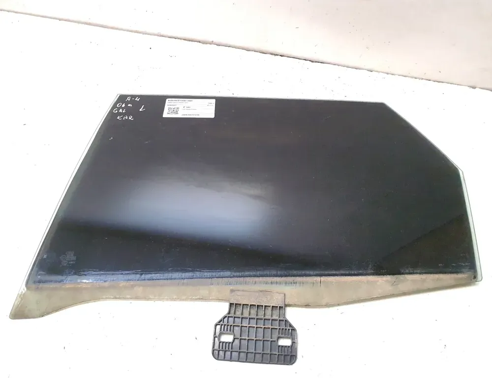 AUDI A4 B7/8E (2004-2008) Kreisās puses bīdāmo durvju stikls 43R00081 33206069