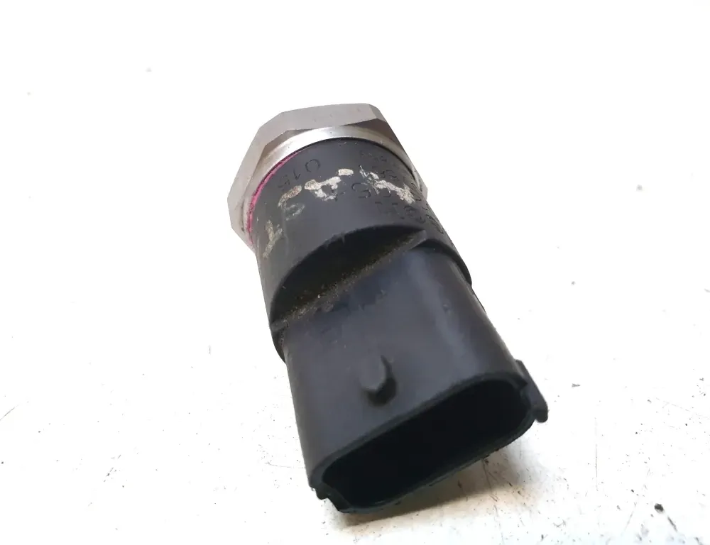 RENAULT Master 2 generation (1997-2010) Датчики топливной магистрали 0281002405 33500605