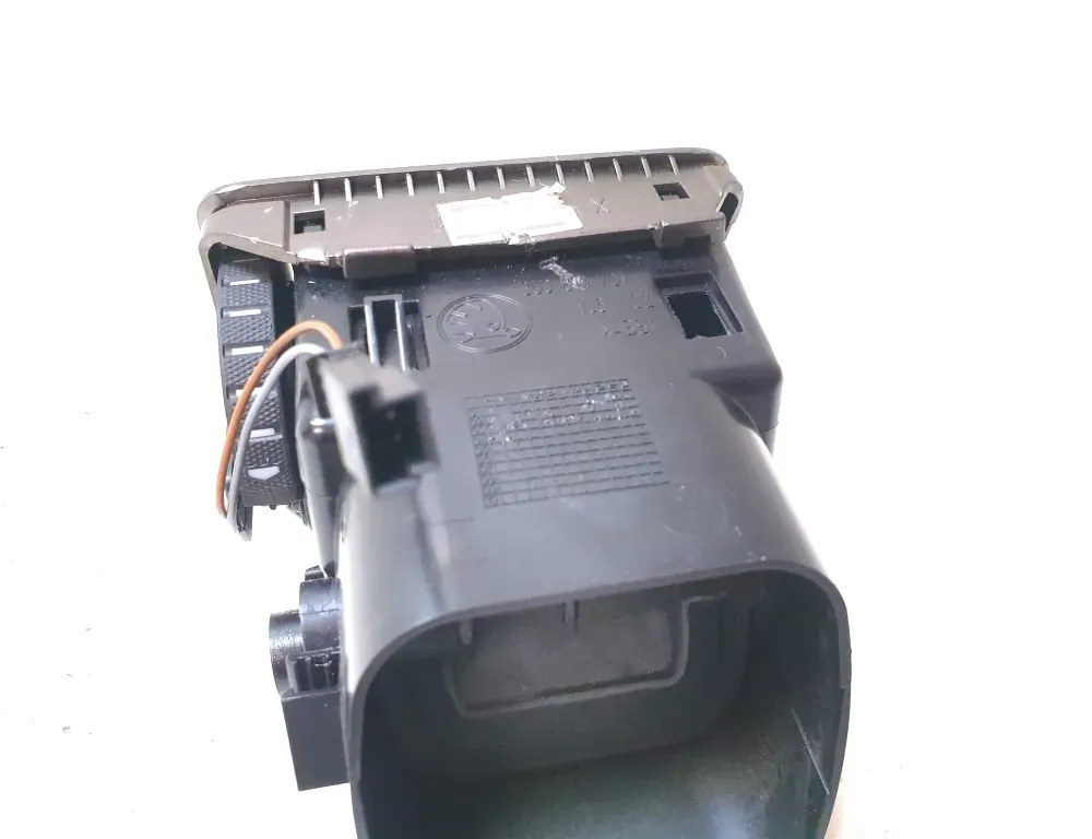 SKODA Superb 1 generation (2001-2008) Решетка воздухозаборника салона 3U0819701 33509182