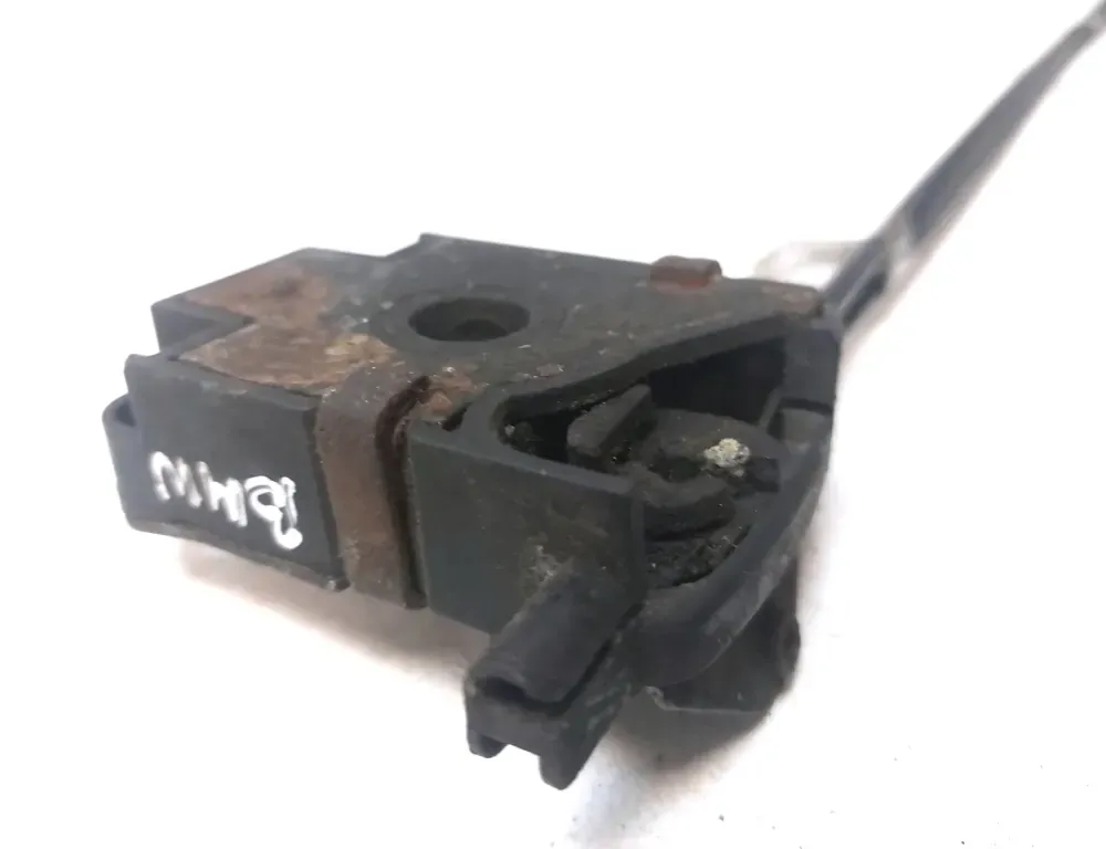 BMW 5 Series E39 (1995-2004) Labās puses pārsega slēdzene 5123 33518473