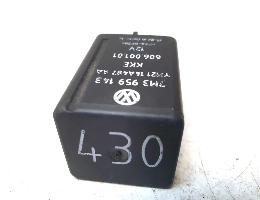 VOLKSWAGEN Passat B6 (2005-2010) Свечи 7M3959143 33606731