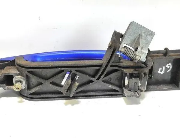 FORD Mondeo 3 generation (2000-2007) Aizmugurējo labo durvju ārējais rokturis 1S71F226B22AC 31313896