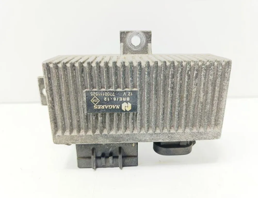 RENAULT Megane 1 generation (1995-2003) Aizdedzes sveces 7700111525 31324036