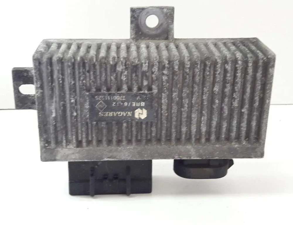 RENAULT Megane 1 generation (1995-2003) Aizdedzes sveces 7700111525 31376380