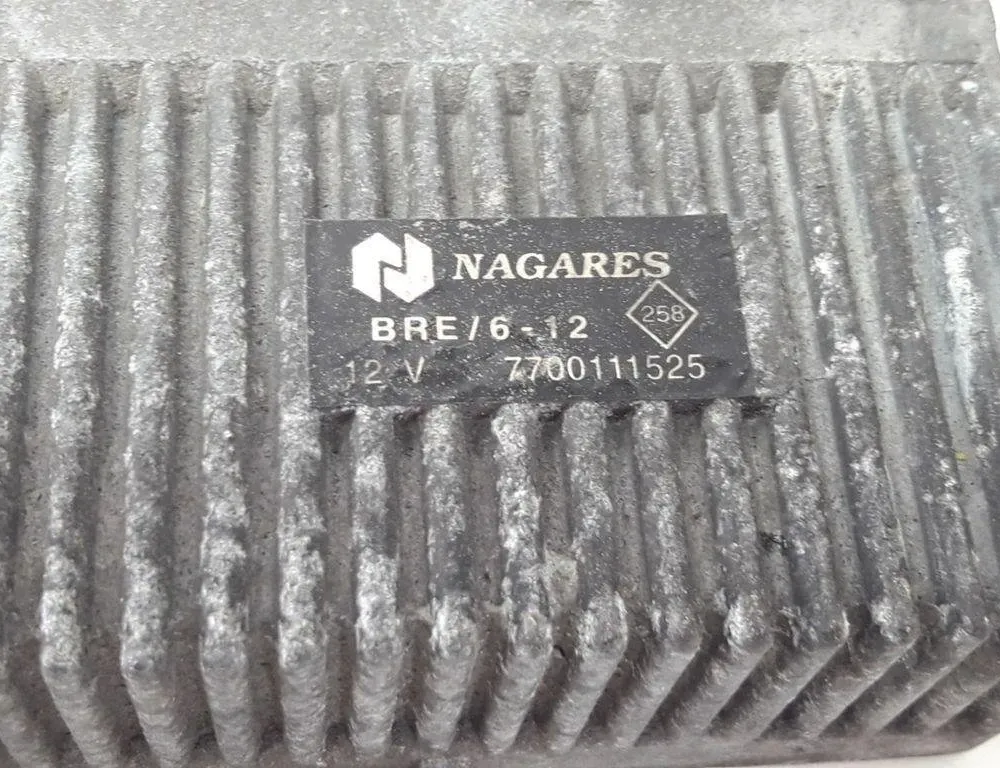 RENAULT Megane 1 generation (1995-2003) Aizdedzes sveces 7700111525 31376380