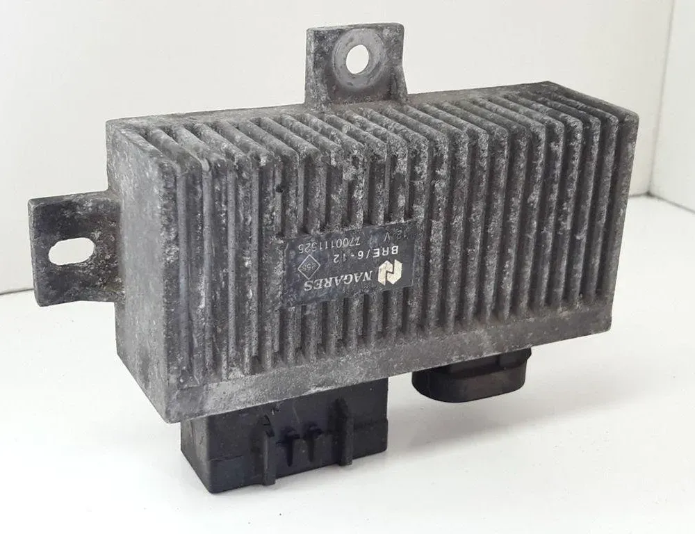 RENAULT Megane 1 generation (1995-2003) Aizdedzes sveces 7700111525 31376380