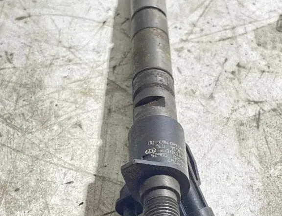 VOLVO XC70 2 generation (2000-2007) Fuel Injector 31272767 33307143