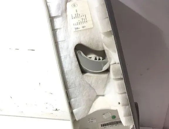 VOLKSWAGEN Touareg 2 generation (2010-2018) Aizmugurējā labā statnes apdare 7P0867823 33313281