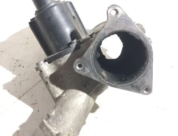 VOLKSWAGEN Passat B7 (2010-2015) EGR Valve 03G129637A 33313435