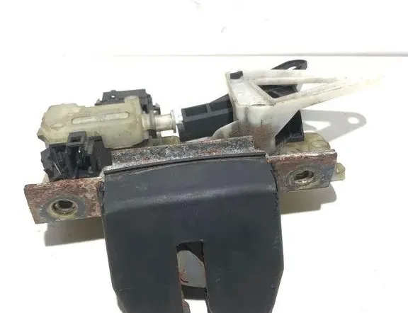 VOLVO XC70 2 generation (2000-2007) Tailgate Boot Lock 999066622 33314603