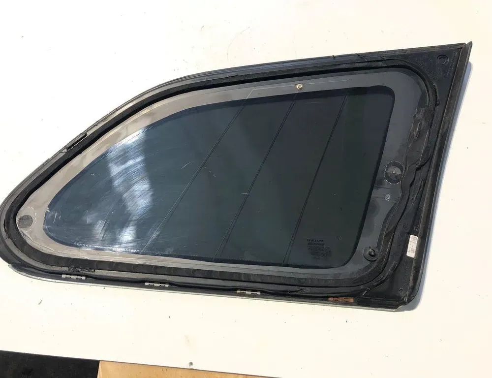 VOLVO XC60 1 generation (2008-2017) Aizmugurējais kreisais durvju stikls 43R000470 33316037