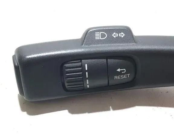 VOLVO XC60 1 generation (2008-2017) поворота переключение  31394001 33317046