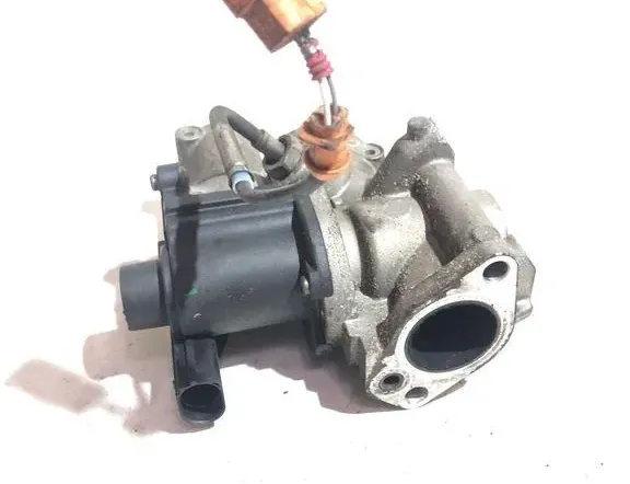 AUDI A5 8T (2007-2016) EGR Valve 02070000 33320241