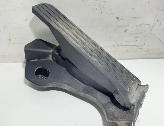 VOLKSWAGEN Tiguan 1 generation (2007-2017) Throttle Pedal 1K1721503S 33322697