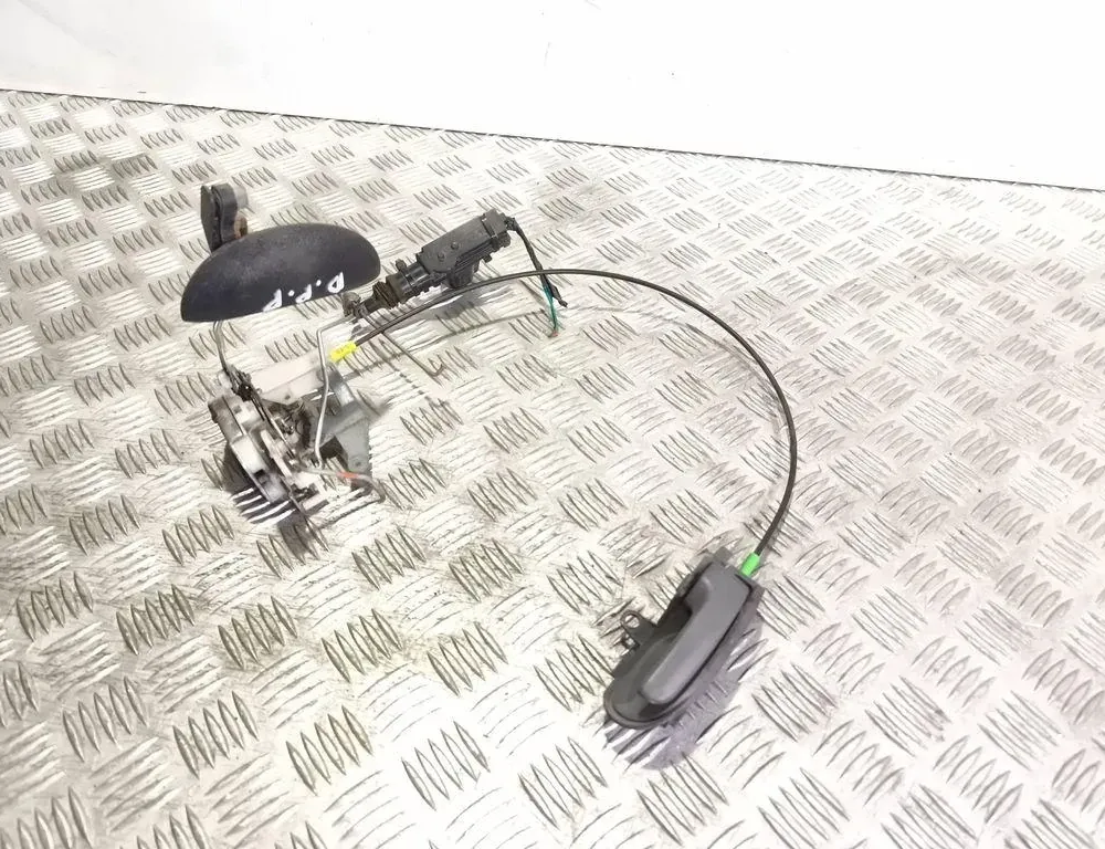 PEUGEOT 107 Peugeot 107 (2005-2014) Priekšējo labo durvju slēdzene 33180216