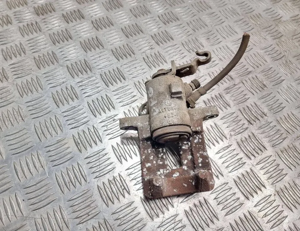 SKODA Octavia 2 generation (2004-2013) Aizmugurējais labais bremžu suports 32322661 33197616